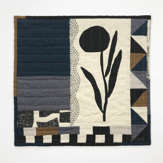 WALL QUILT BLACK FLOWER